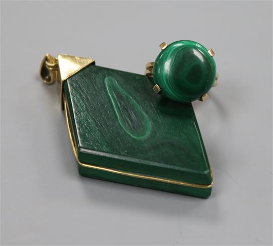 An Austrian 585 yellow metal and malachite ring and a yellow metal and malachite pendant.